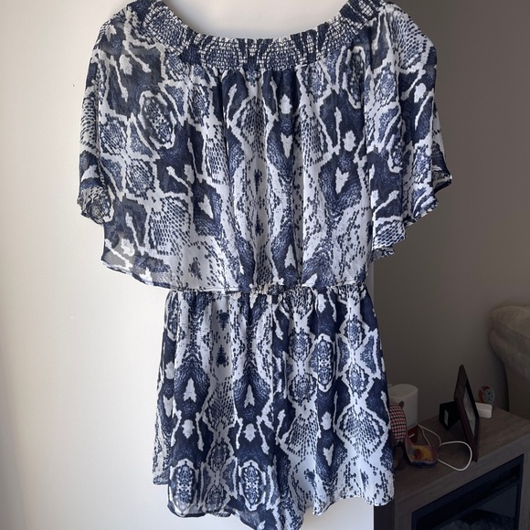 Show Me Your MuMu Navy and Cream Patterned Romper XS - Picture 1 of 3